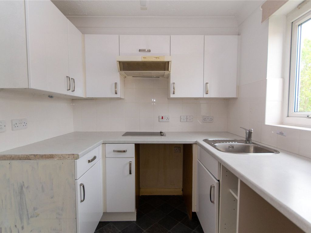 2 bed flat for sale in Hamilton Court, Lammas Walk, Leighton Buzzard, Beds LU7, £169,950