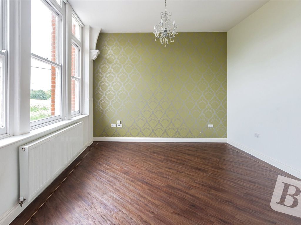 2 bed flat for sale in Chequers Court, Higham, Rochester, Kent ME3, £200,000