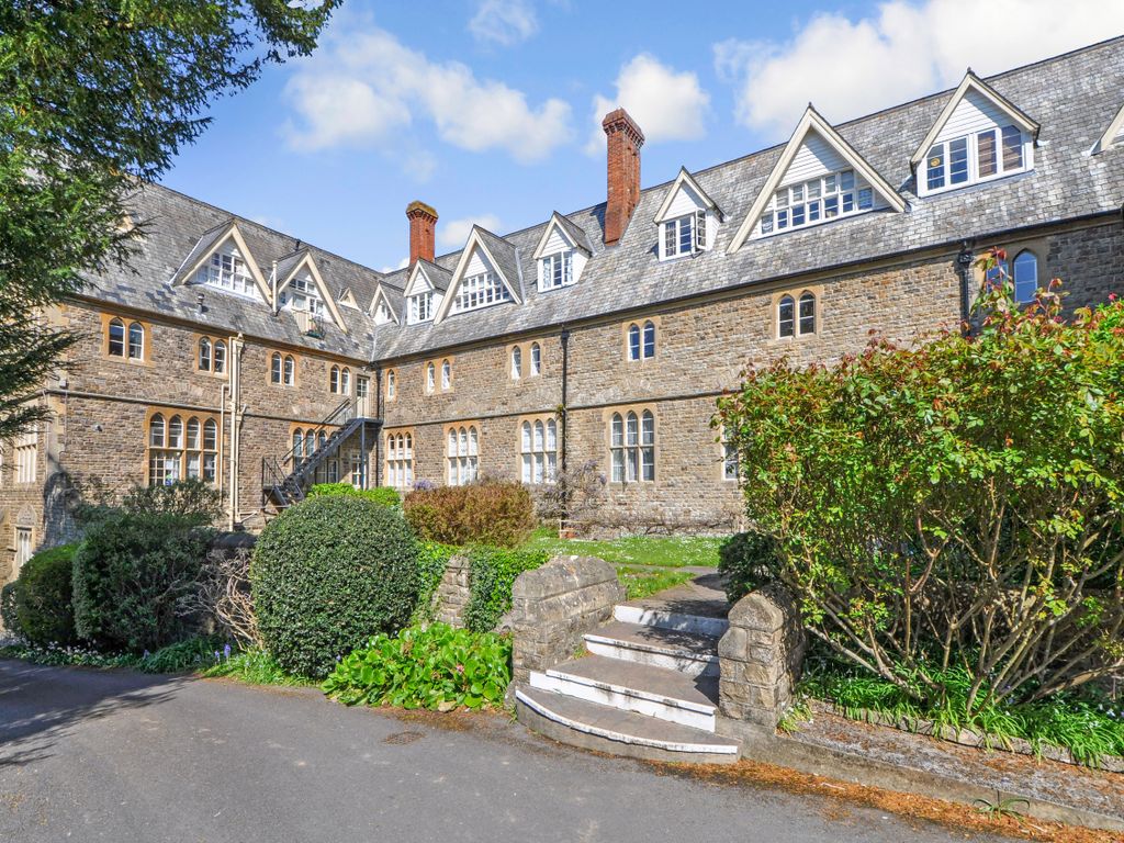 2 bed flat for sale in Flat 20, Devon House, Devon House Drive, Bovey Tracey TQ13, £240,000