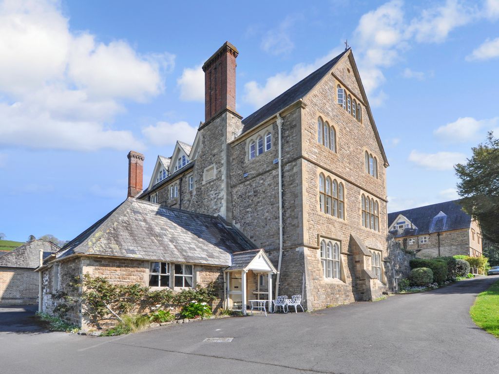2 bed flat for sale in Flat 20, Devon House, Devon House Drive, Bovey Tracey TQ13, £240,000