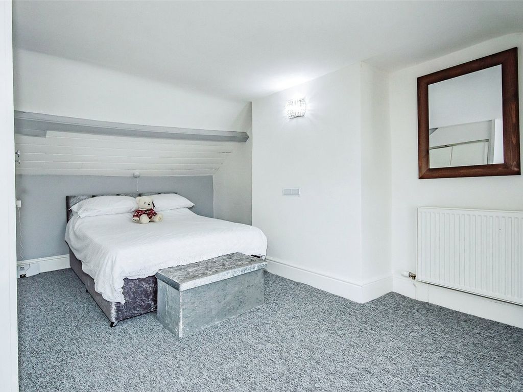 2 bed detached house for sale in Llanybydder, Llanybydder SA40, £190,000