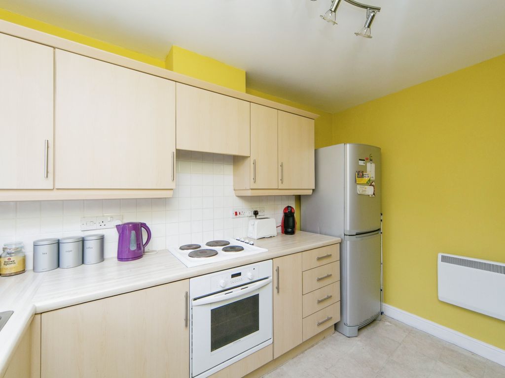 2 bed flat for sale in Duchess Place, Chester, Cheshire CH2, £168,000