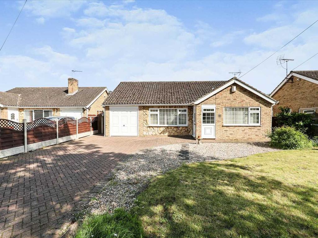 3 bed bungalow for sale in Kinder Avenue, North Hykeham, Lincoln LN6, £220,000
