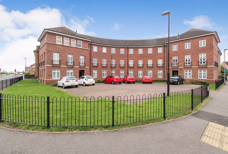 2 bed flat for sale in Rochester Way, New Cardington MK42, £180,000