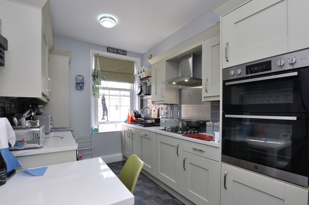 2 bed flat for sale in Belle Vue Terrace, Whitby YO21, £189,950