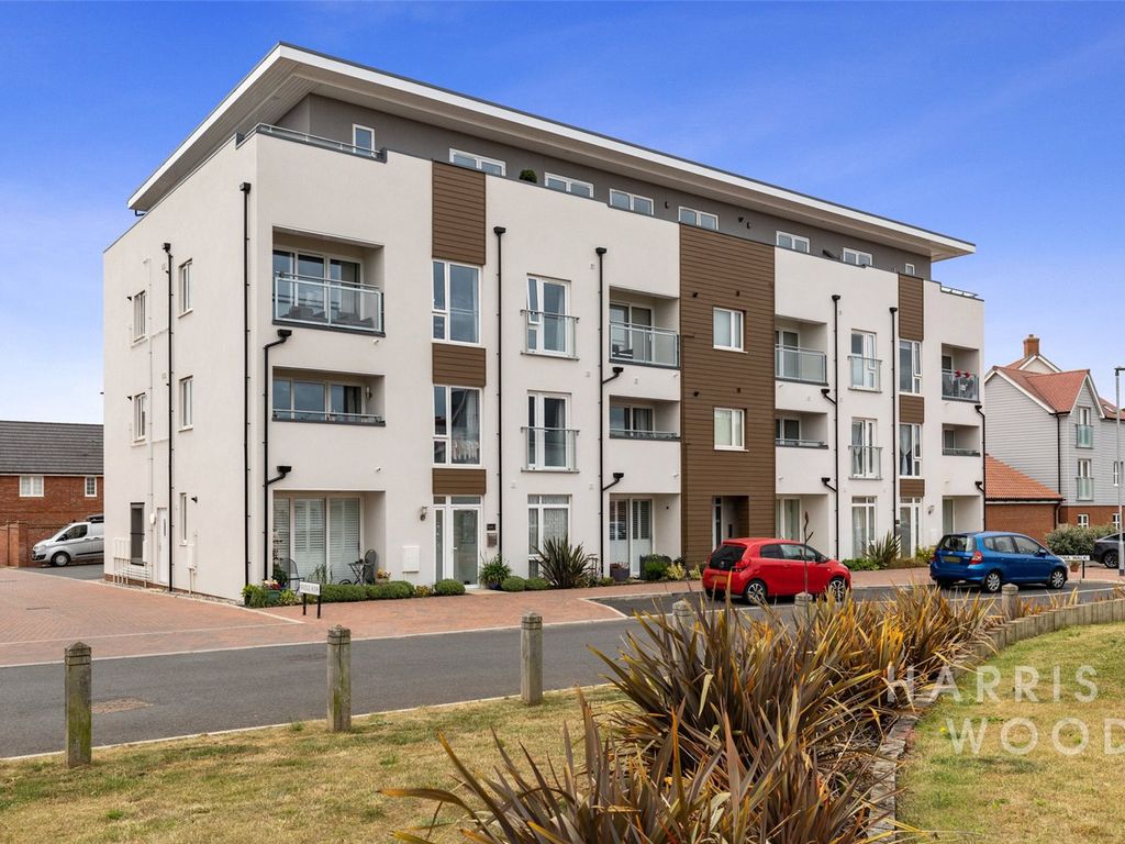 2 bed maisonette for sale in Marina Walk, Rowhedge, Colchester, Essex CO5, £290,000