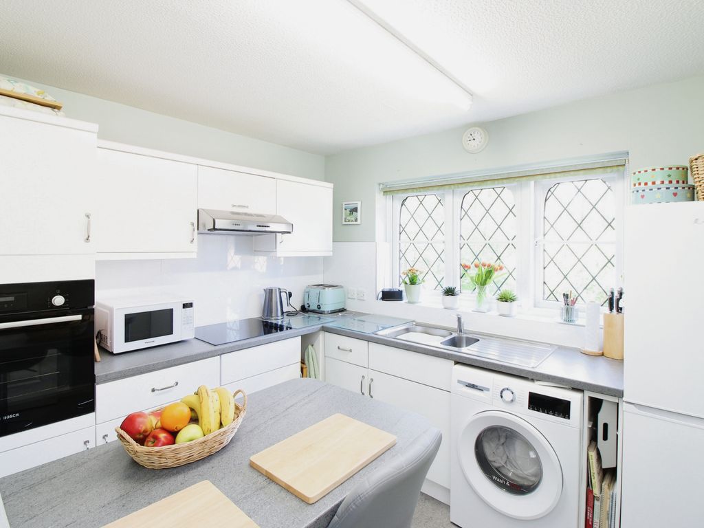 2 bed maisonette for sale in Spring Meadow, New Road, Midhurst, West Sussex GU29, £215,000