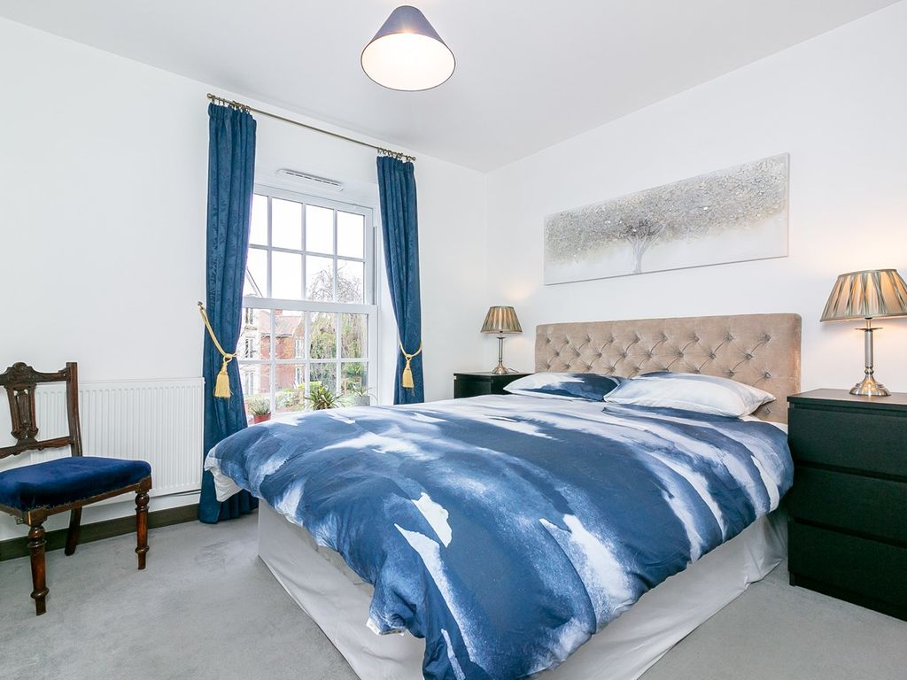 2 bed flat for sale in Arbury Place, Baldock SG7, £270,000