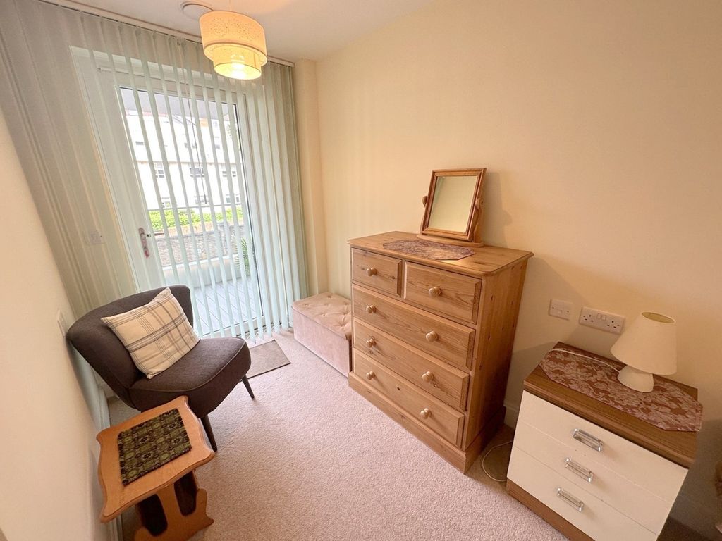 1 bed flat for sale in Churchfield Road, Poole BH15, £199,000