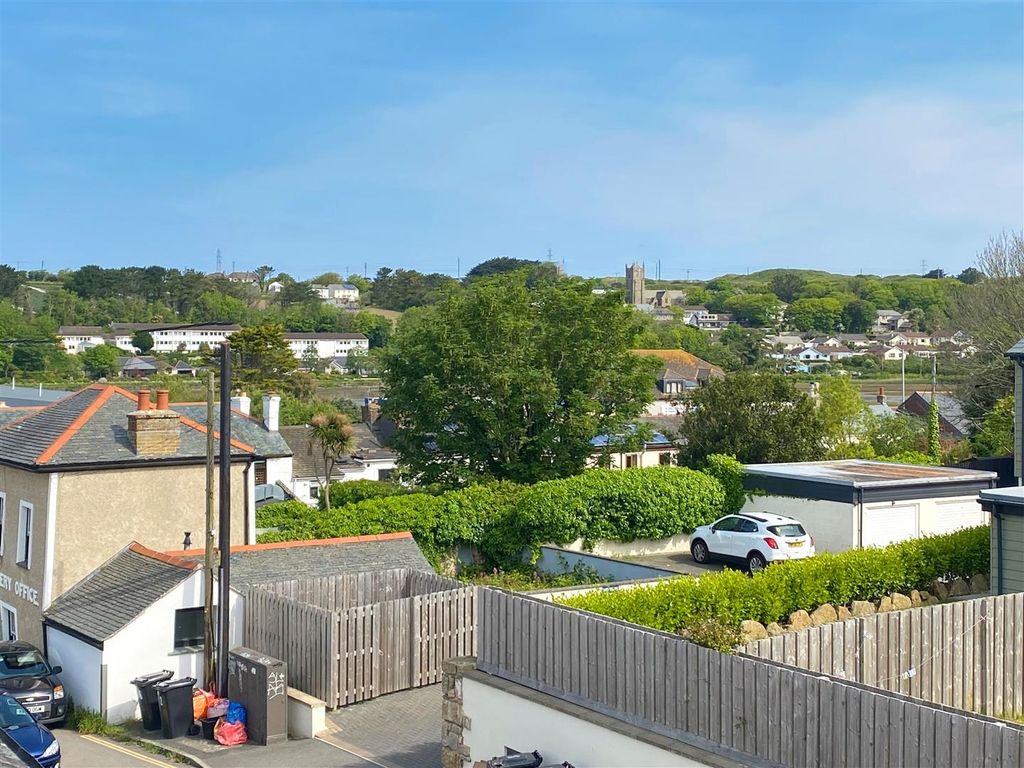 2 bed flat for sale in Sea Lane, Hayle TR27, £195,000