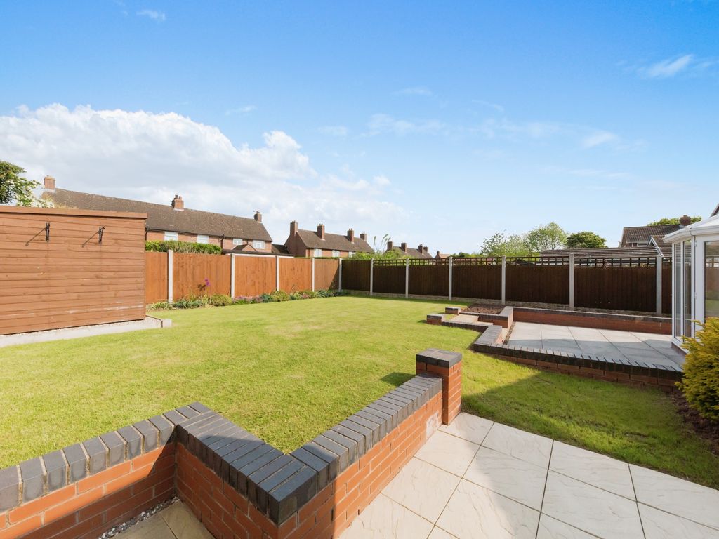 2 bed detached bungalow for sale in Coppice Drive, Telford TF6, £305,000