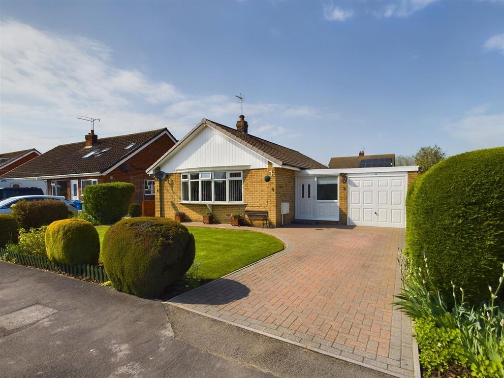 3 bed detached bungalow for sale in Ashleigh Drive, Beeford, Driffield YO25, £239,950