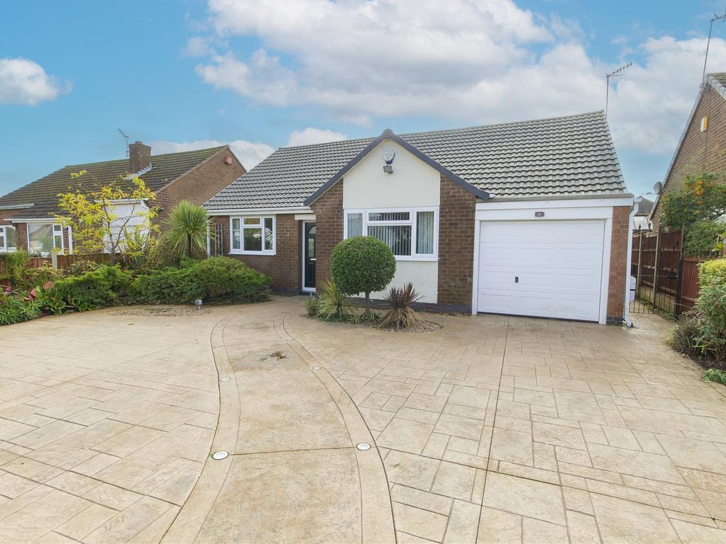 2 bed detached bungalow for sale in Eastmoor Road, Brimington Common, Chesterfield S43, £320,000