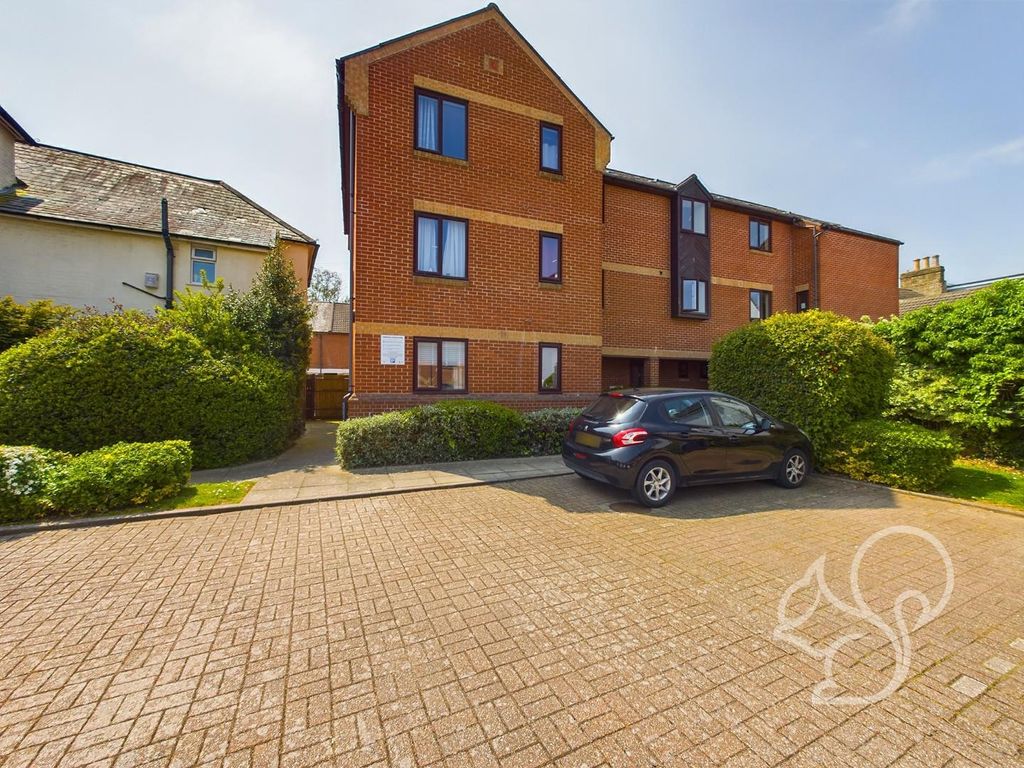 2 bed flat for sale in Winnock Road, Colchester CO1, £150,000