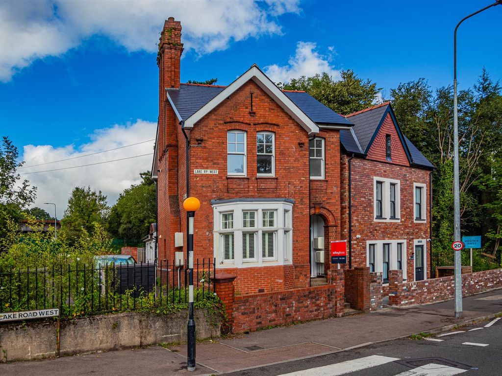 2 bed flat for sale in The Lodge, Lake Road West, Roath Park CF23, £250,000