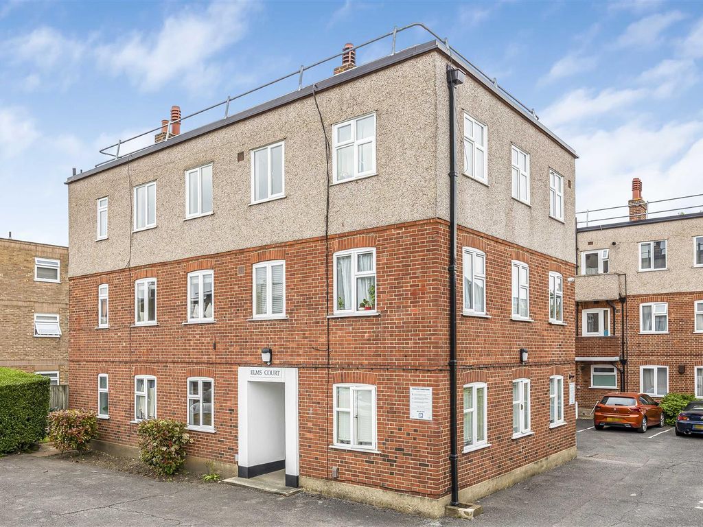 1 bed flat for sale in Elms Court, Montague Road, Wimbledon SW19, £250,000