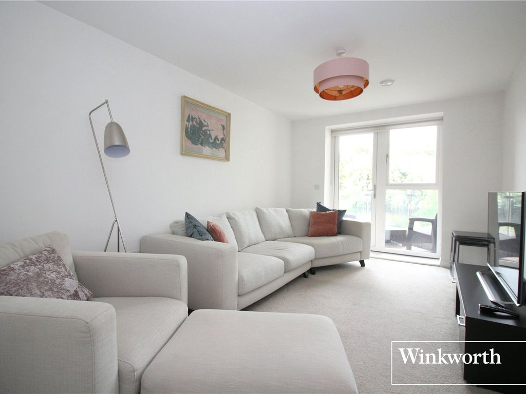 2 bed flat for sale in Manor Way, Borehamwood WD6, £339,950