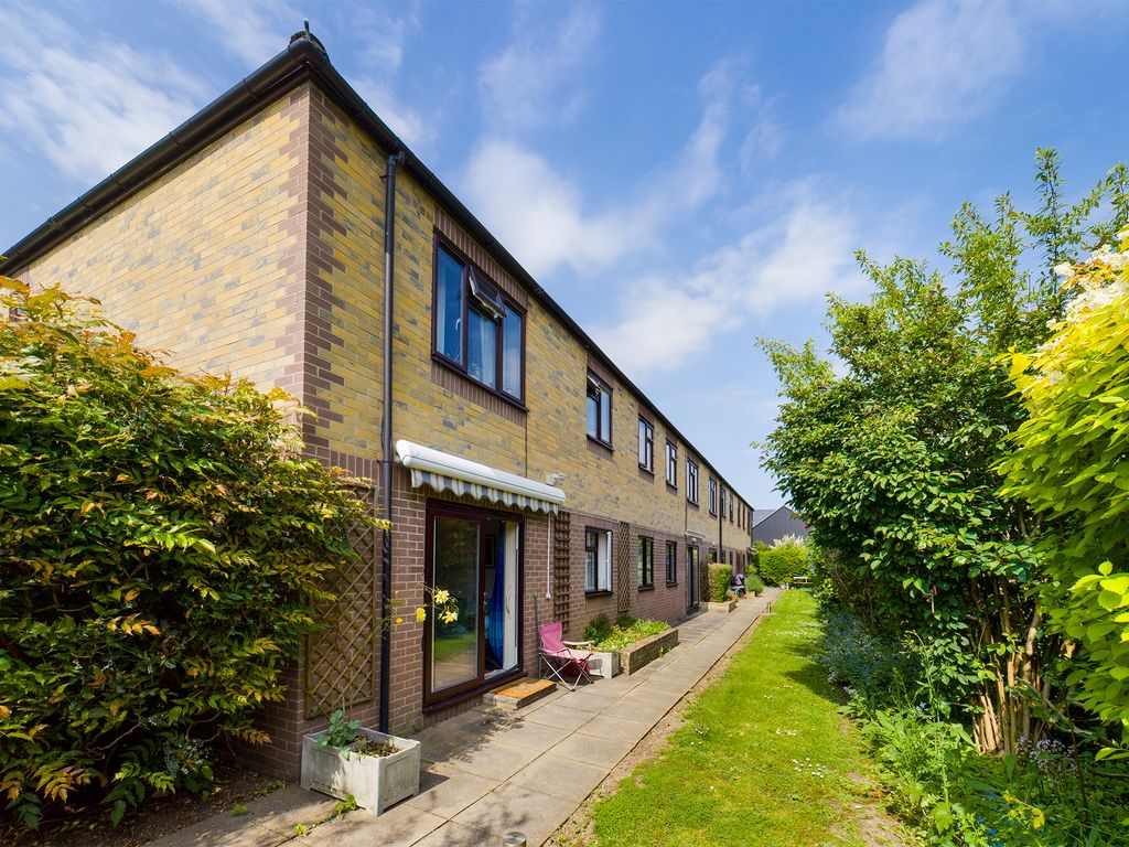 1 bed flat for sale in High Street, Chesterton, Cambridge CB4, £110,000