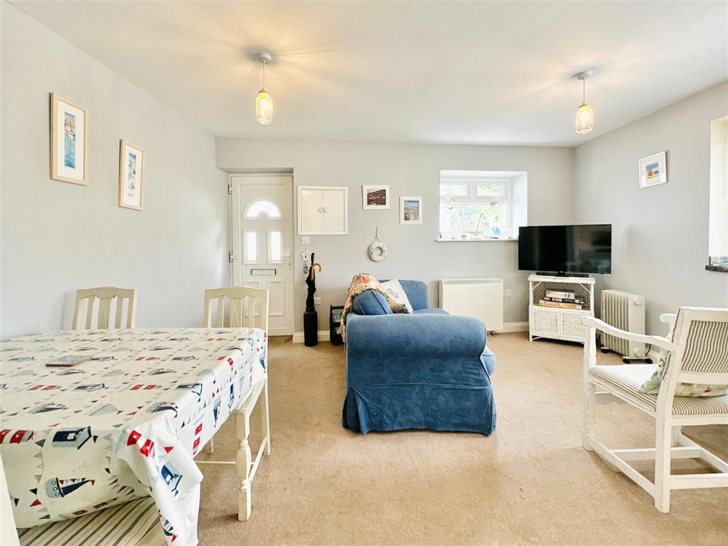 2 bed flat for sale in St. Peters Terrace, Elkins Hill, Brixham TQ5, £180,000