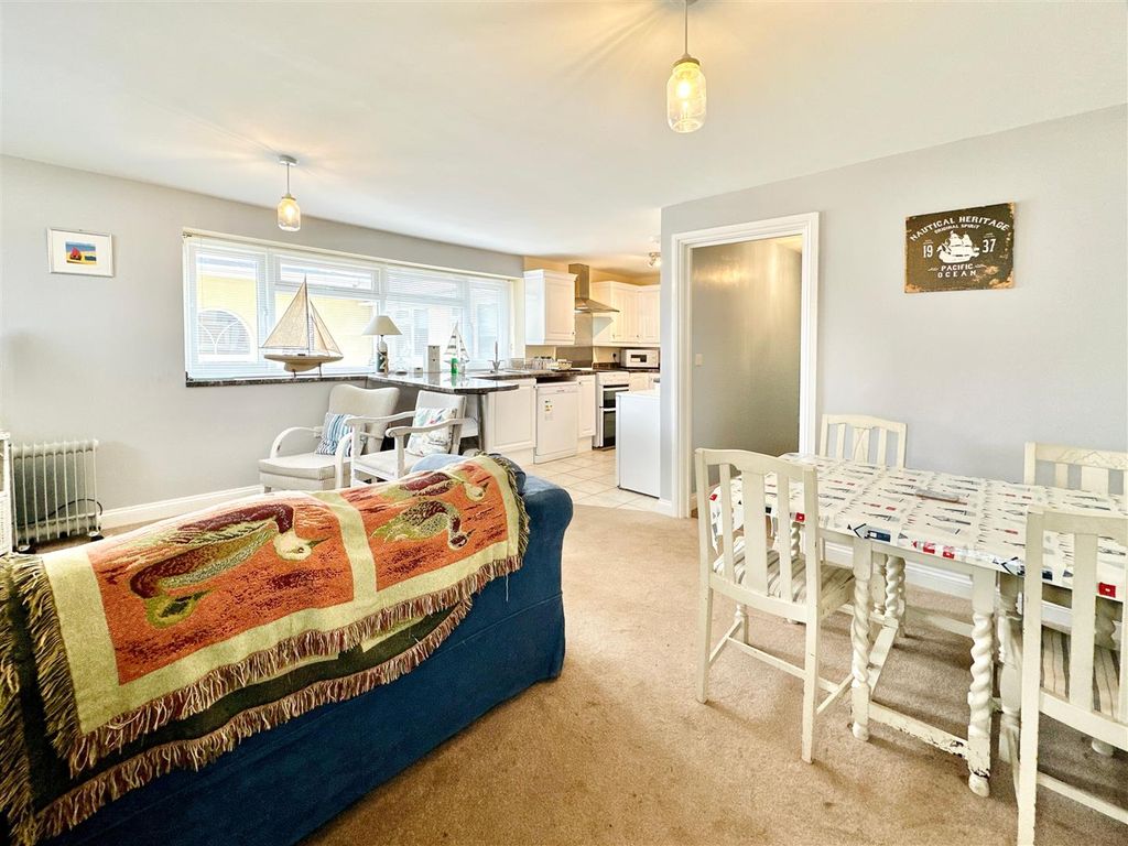 2 bed flat for sale in St. Peters Terrace, Elkins Hill, Brixham TQ5, £180,000