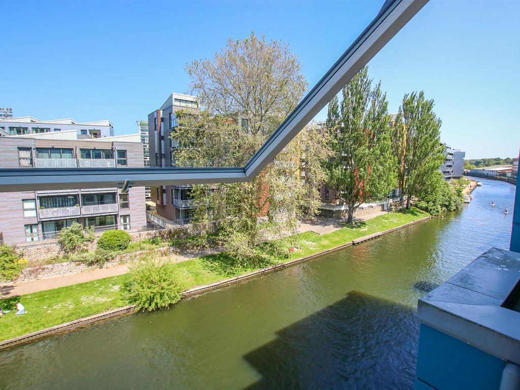 1 bed flat for sale in Paper Mill Yard, Norwich NR1, £160,000
