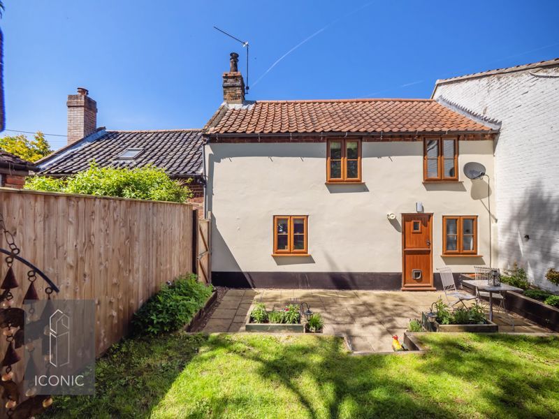 3 bed cottage for sale in Newton Street, Newton St Faith, Norwich NR10, £290,000