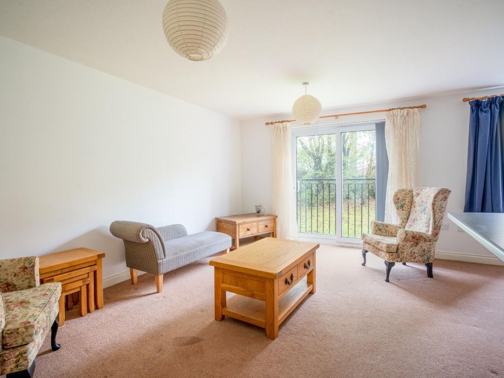 2 bed flat for sale in Burton Stone Lane, York YO30, £220,000