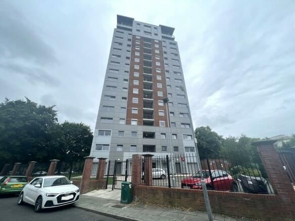 1 bed flat for sale in Greenheys Road, Toxteth, Liverpool L8, £64,000