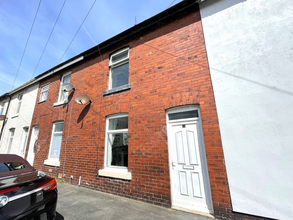 2 bed terraced house for sale in John Street, Thornton FY5, £90,000
