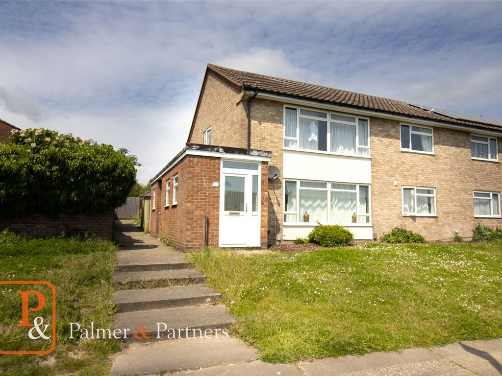 3 bed flat for sale in Hamlet Drive, Colchester, Essex CO4, £180,000