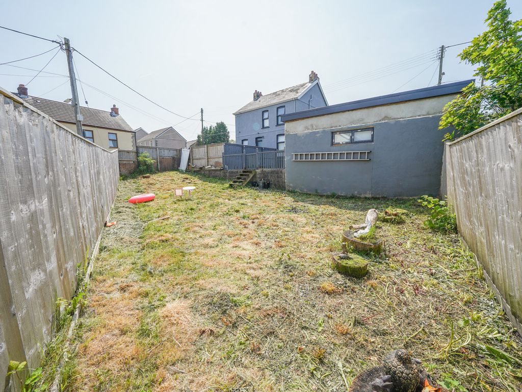 3 bed detached house for sale in Carmarthen Road, Cross Hands, Llanelli SA14, £240,000