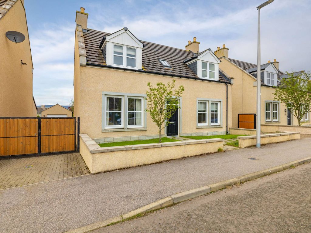 4 bed detached house for sale in Greenhall Avenue, Insch, Aberdeenshire AB52, £320,000