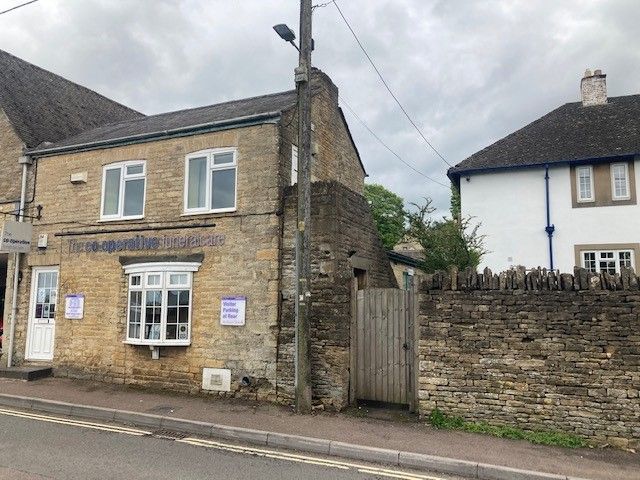 Retail premises for sale in Hitchmans, Albion Street, Chipping Norton OX7, £450,000