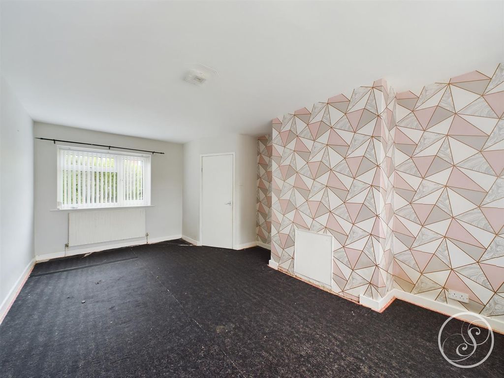 3 bed end terrace house for sale in Park Avenue, Swillington, Leeds LS26, £130,000