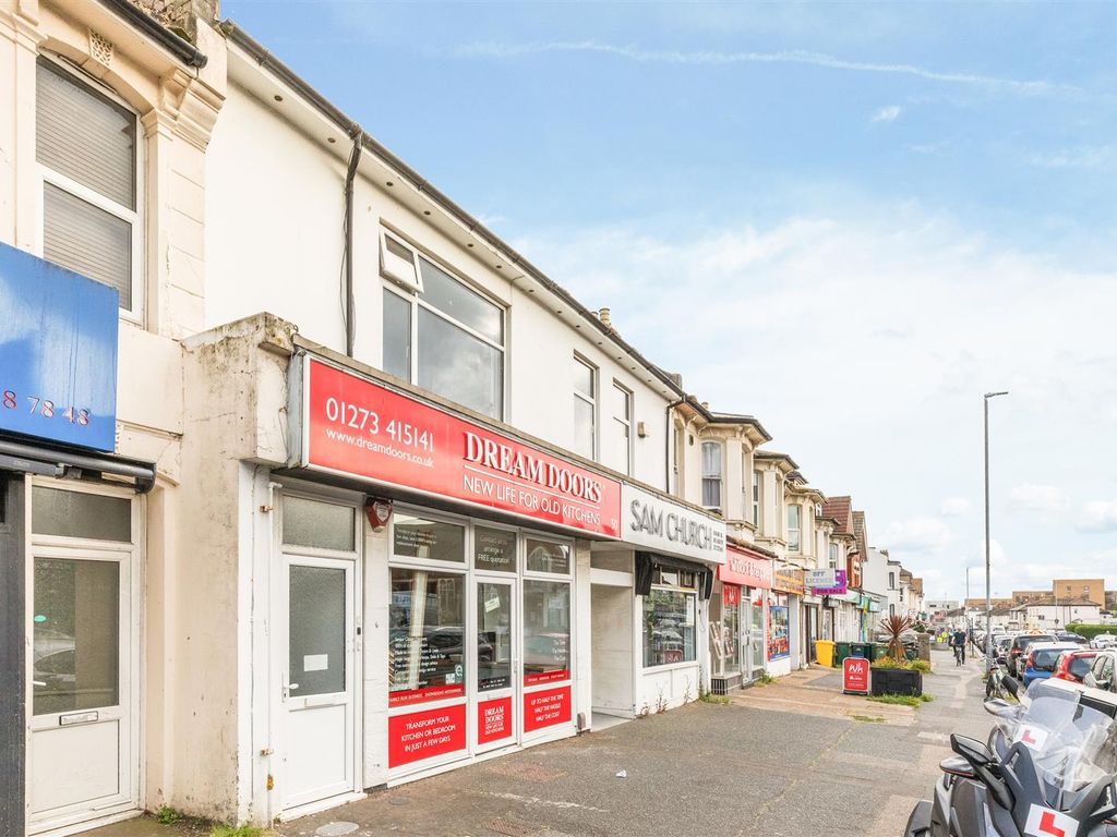 3 bed maisonette for sale in Boundary Road, Hove BN3, £165,000