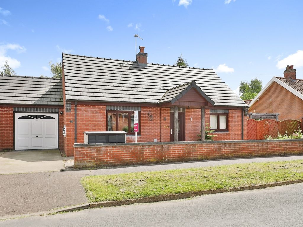 2 bed detached bungalow for sale in Cecil Road, Dereham NR20, £250,000