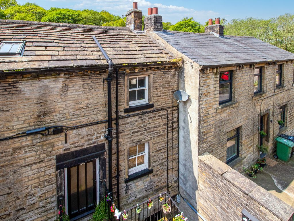 2 bed terraced house for sale in Dunford Road, Holmfirth HD9, £140,000