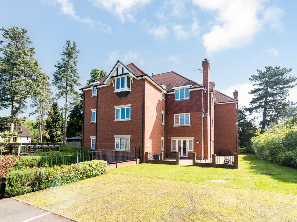 2 bed flat for sale in Flat 7, 1A Wyvern Road, Sutton Coldfield B74, £300,000