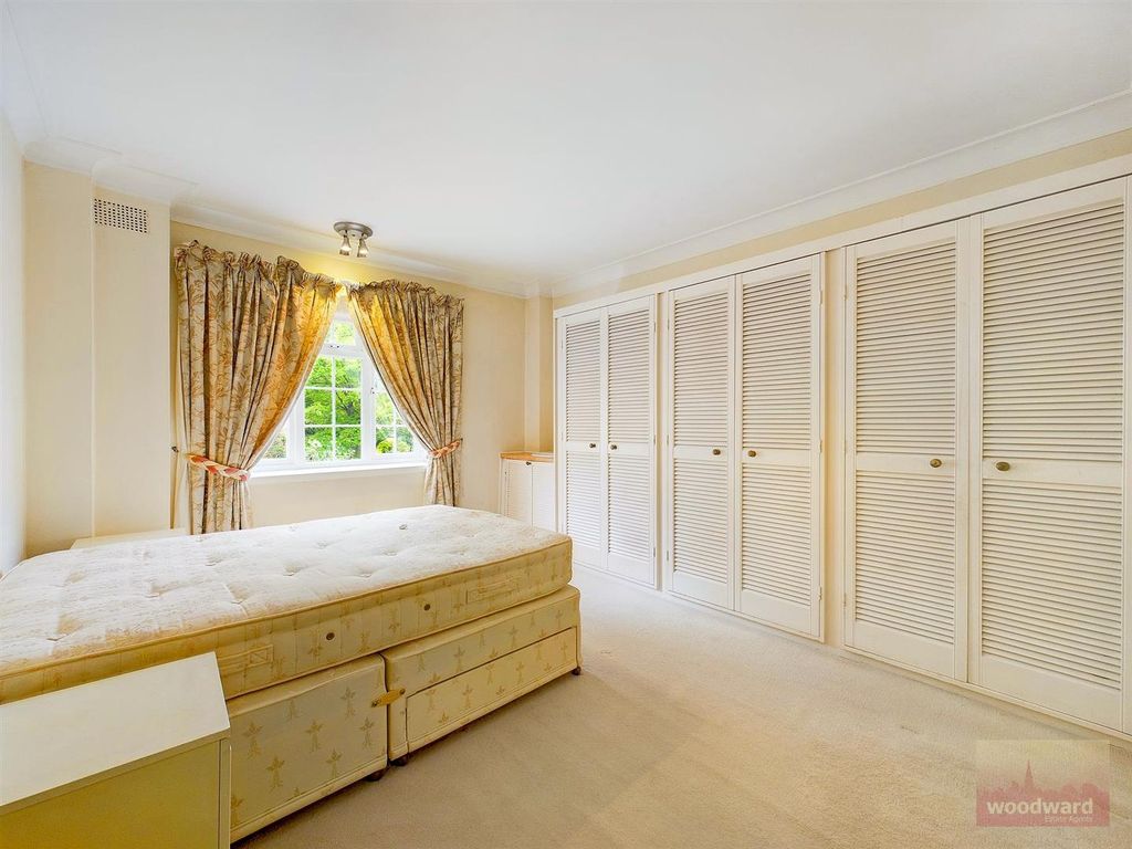 1 bed flat for sale in Herga Court, Sudbury Hill, Harrow On The Hill HA1, £279,950
