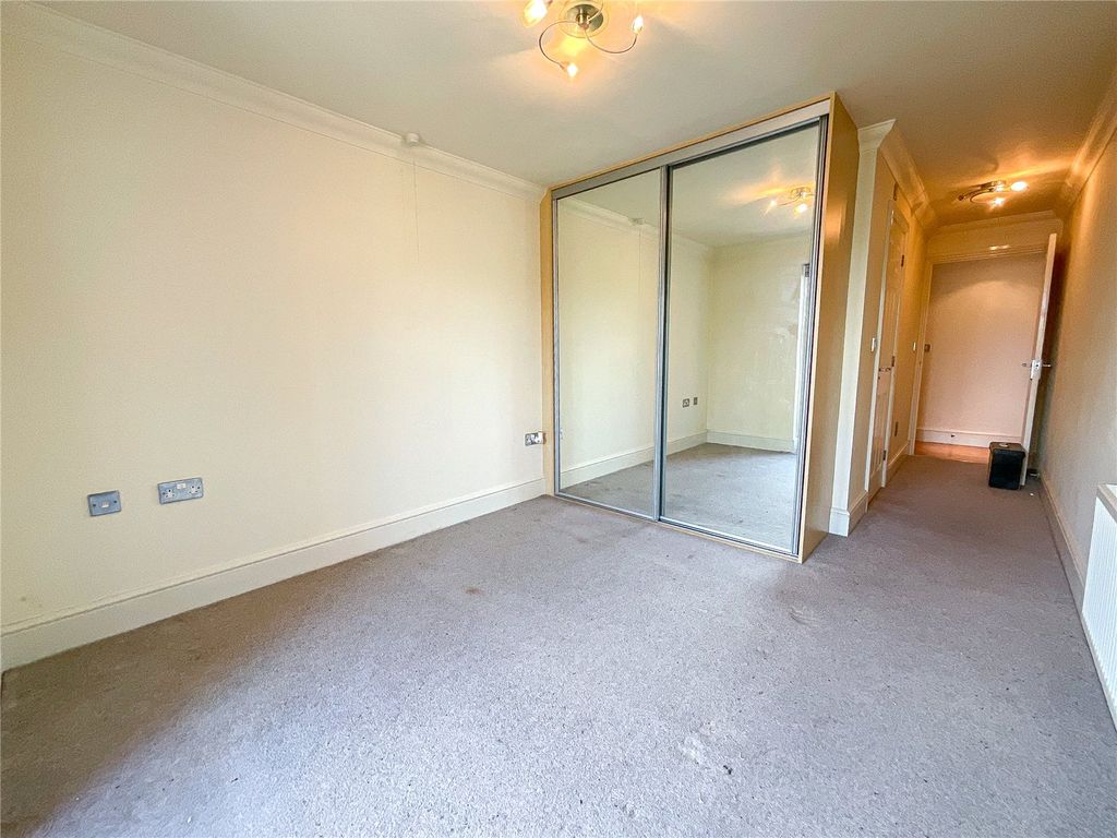 2 bed flat for sale in Wigginton Road, Tamworth, Staffordshire B79, £169,950