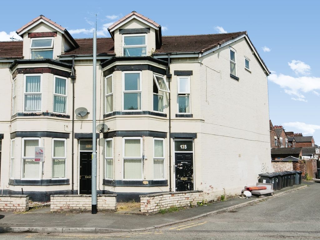 2 bed flat for sale in Old Liverpool Road, Warrington WA5, £70,000