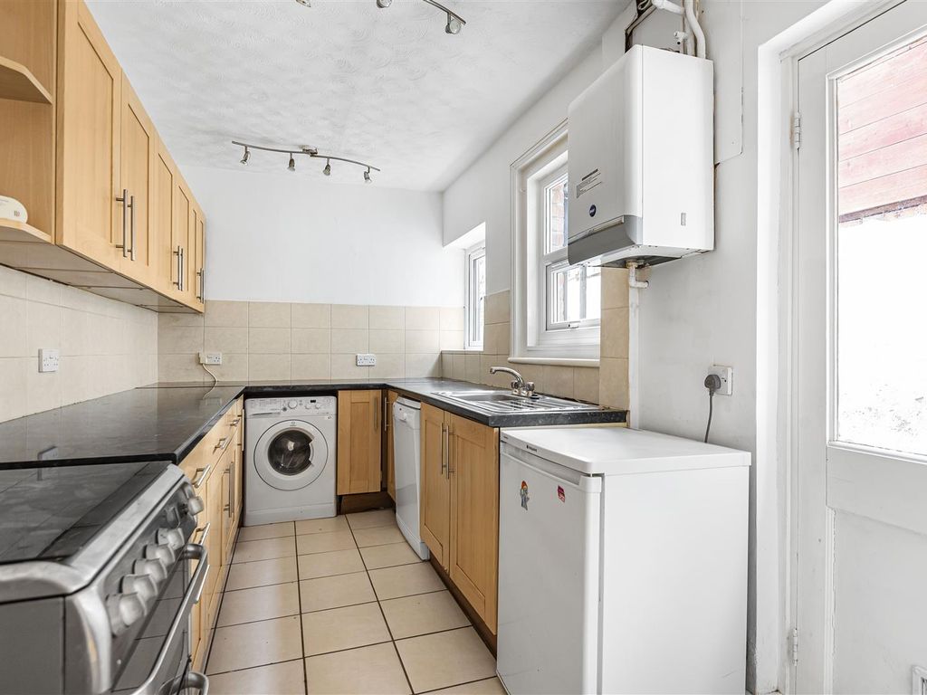 2 bed terraced house for sale in Collis Street, Reading RG2, £265,000