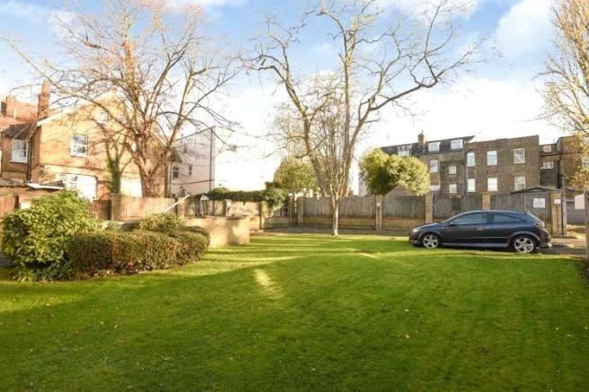 1 bed flat for sale in Prince Road, London SE25, £180,000