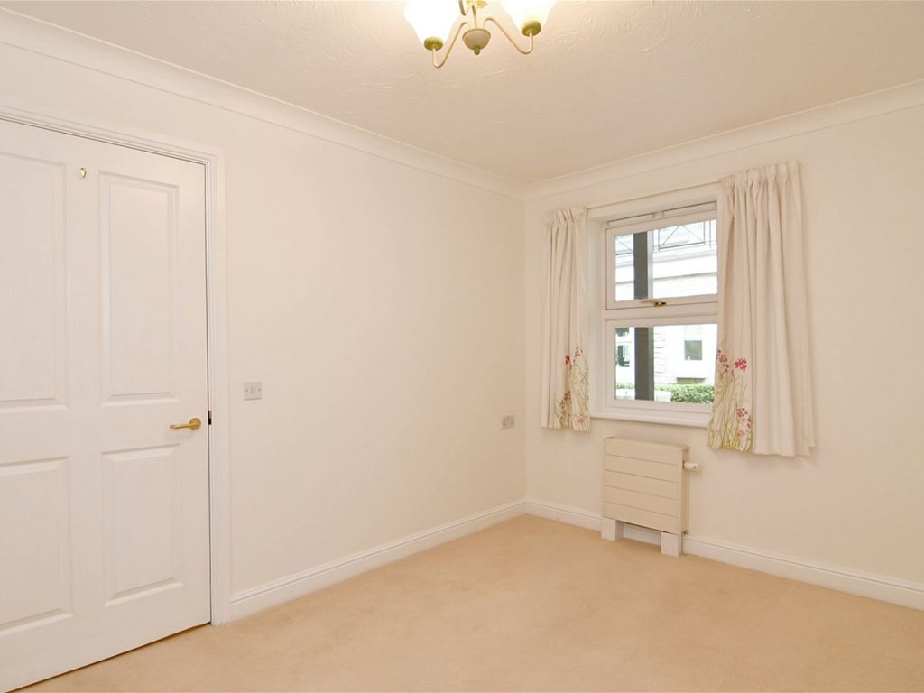 2 bed flat for sale in St. Stephens Road, Bournemouth BH2, £280,000