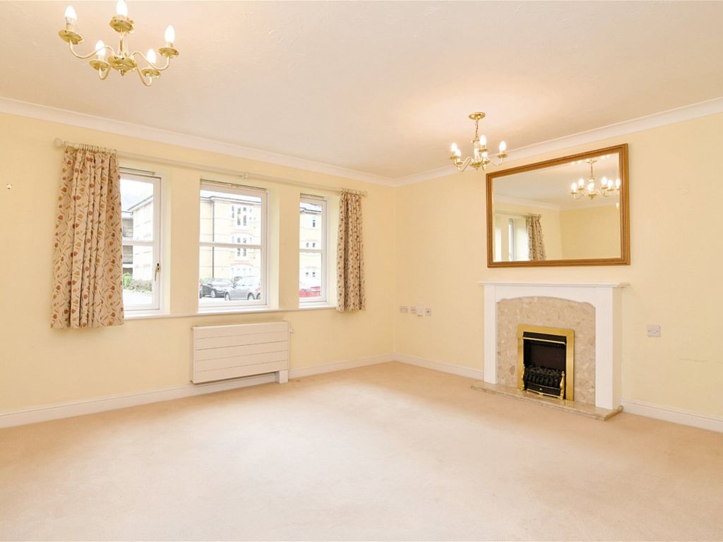 2 bed flat for sale in St. Stephens Road, Bournemouth BH2, £280,000