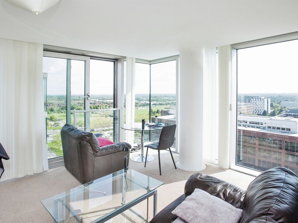 1 bed flat for sale in Witan Gate, Milton Keynes MK9, £240,000