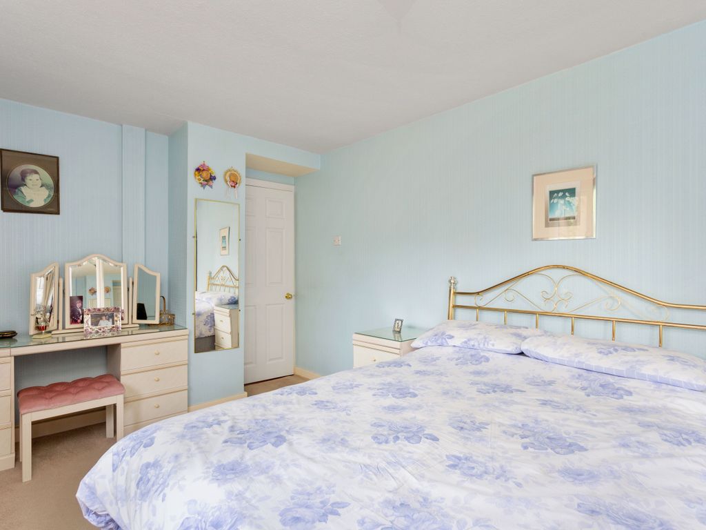 3 bed property for sale in 34 Alan Breck Gardens, Edinburgh EH4, £250,000