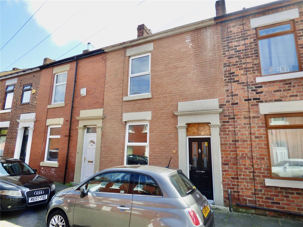 2 bed terraced house for sale in Portland Street, Preston, Lancashire PR1, £80,000
