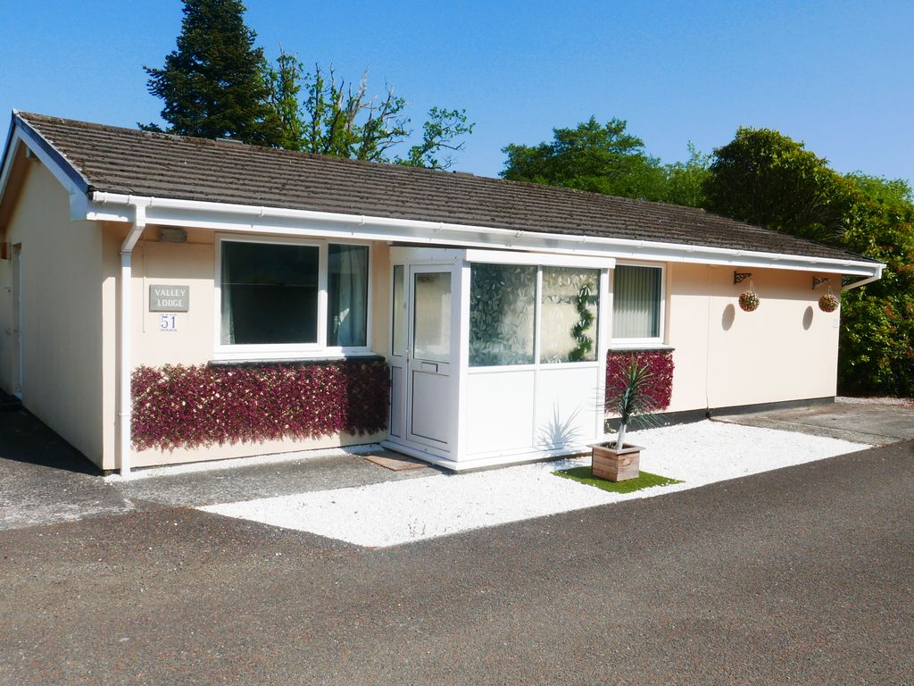 3 bed detached bungalow for sale in Rosecraddoc Holiday Bungalow Estate, Liskeard, Cornwall PL14, £99,950
