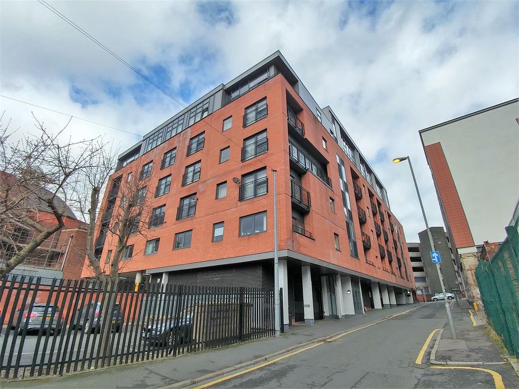 1 bed flat for sale in Central Gardens, City Centre L1, £135,000